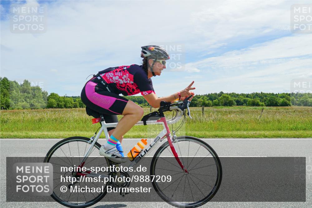 21.06.2026 - Viking Triathlon Michael Burmester http://msf.ph/oto/9887209 21.06.2026 11:55:50 Radfahren 28, 49, 52, 133, 147, 262, 279, 324, 360, 505, 637, 650 meine-sportfotos.de