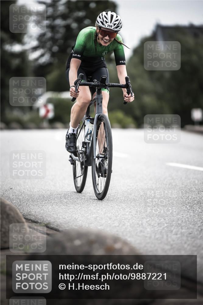 21.06.2026 - 29. Vierlanden-Triathlon H.Heesch http://msf.ph/oto/9887221 21.06.2026 10:43:16 Radfahren 19, 54, 96, 167, 259, 260, 392, 443, 447, 448, 467 meine-sportfotos.de
