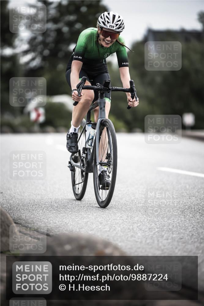 21.06.2026 - 29. Vierlanden-Triathlon H.Heesch http://msf.ph/oto/9887224 21.06.2026 10:43:16 Radfahren 19, 54, 96, 167, 259, 260, 392, 443, 447, 448, 467 meine-sportfotos.de