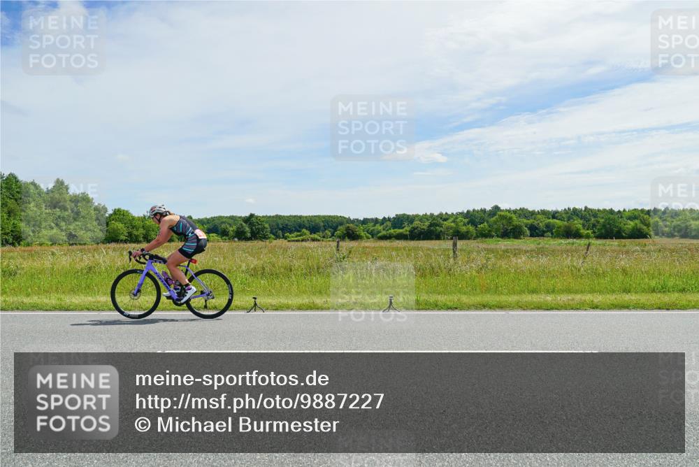 21.06.2026 - Viking Triathlon Michael Burmester http://msf.ph/oto/9887227 21.06.2026 11:55:57 Radfahren 14, 52, 133, 147, 262, 360, 439, 486, 505, 637 meine-sportfotos.de