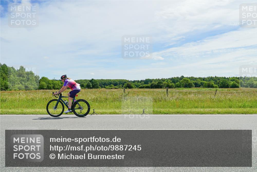21.06.2026 - Viking Triathlon Michael Burmester http://msf.ph/oto/9887245 21.06.2026 11:56:08 Radfahren 14, 133, 133, 262, 341, 405, 432, 439, 486, 487, 506, 533 meine-sportfotos.de