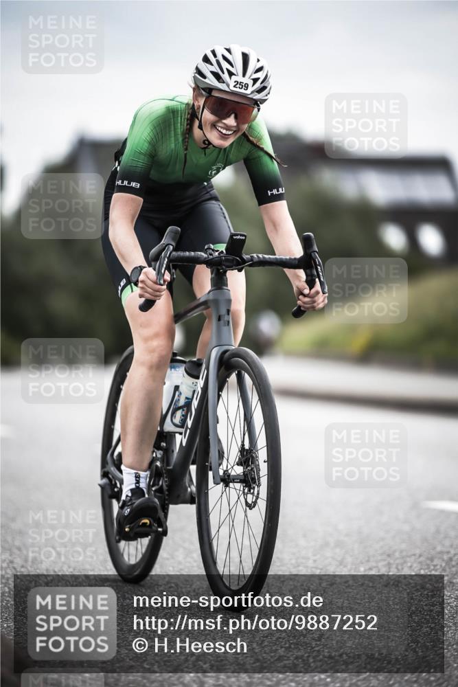 21.06.2026 - 29. Vierlanden-Triathlon H.Heesch http://msf.ph/oto/9887252 21.06.2026 10:43:17 Radfahren 19, 54, 96, 167, 259, 260, 392, 443, 447, 448, 467 meine-sportfotos.de