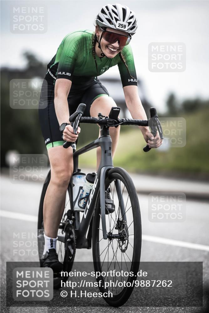 21.06.2026 - 29. Vierlanden-Triathlon H.Heesch http://msf.ph/oto/9887262 21.06.2026 10:43:17 Radfahren 19, 54, 96, 167, 259, 260, 392, 443, 447, 448, 467 meine-sportfotos.de