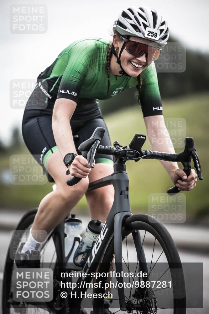 21.06.2026 - 29. Vierlanden-Triathlon H.Heesch http://msf.ph/oto/9887281 21.06.2026 10:43:17 Radfahren 19, 54, 96, 167, 259, 260, 392, 443, 447, 448, 467 meine-sportfotos.de