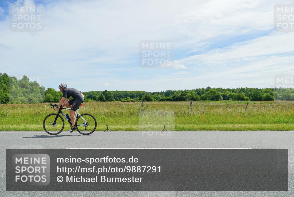 21.06.2026 - Viking Triathlon Michael Burmester http://msf.ph/oto/9887291 21.06.2026 11:56:25 Radfahren 18, 131, 321, 334, 341, 405, 432, 436, 436, 470, 506, 533 meine-sportfotos.de