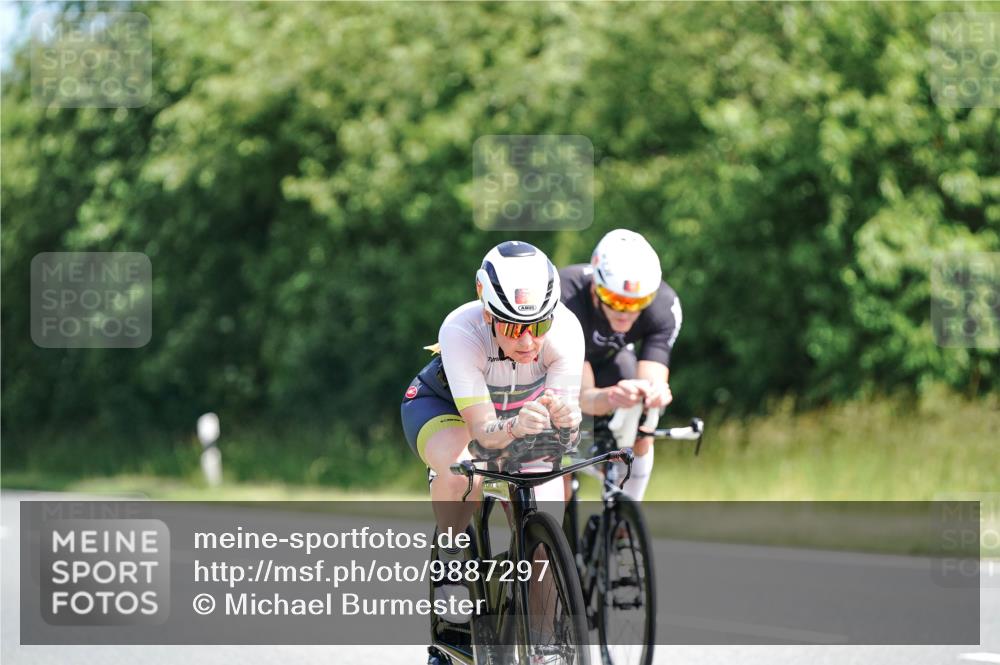 21.06.2026 - Viking Triathlon Michael Burmester http://msf.ph/oto/9887297 21.06.2026 11:32:48 Radfahren 33, 71, 107, 114, 137, 151, 233, 243, 248, 392, 398, 414, 415, 447, 550, 574, 627, 627, 636, 637, 641 meine-sportfotos.de