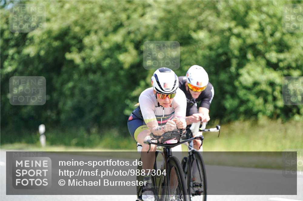 21.06.2026 - Viking Triathlon Michael Burmester http://msf.ph/oto/9887304 21.06.2026 11:32:49 Radfahren 33, 71, 107, 114, 137, 151, 233, 243, 248, 392, 398, 414, 415, 447, 550, 574, 627, 627, 636, 637, 641 meine-sportfotos.de