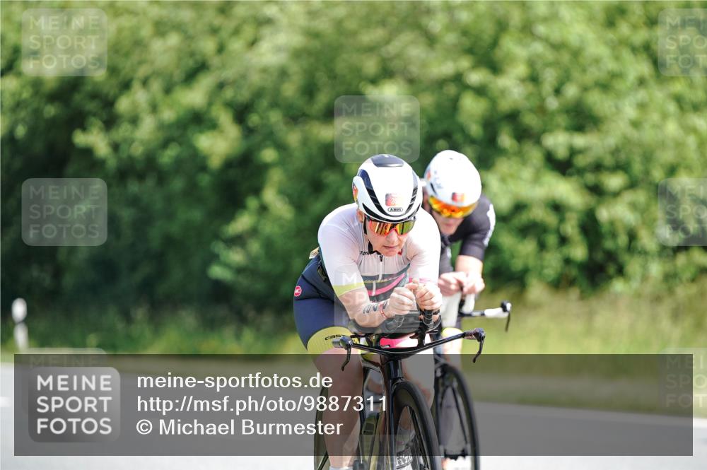 21.06.2026 - Viking Triathlon Michael Burmester http://msf.ph/oto/9887311 21.06.2026 11:32:49 Radfahren 33, 71, 107, 114, 137, 151, 233, 243, 248, 392, 398, 414, 415, 447, 550, 574, 627, 627, 636, 637, 641 meine-sportfotos.de