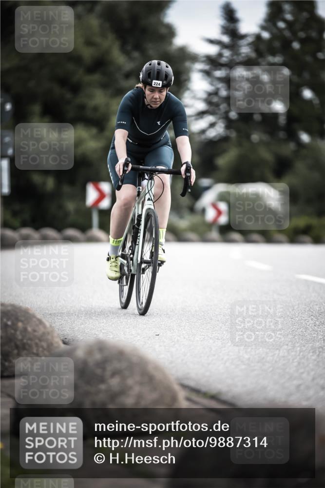 21.06.2026 - 29. Vierlanden-Triathlon H.Heesch http://msf.ph/oto/9887314 21.06.2026 10:43:36 Radfahren 103, 224, 230 meine-sportfotos.de