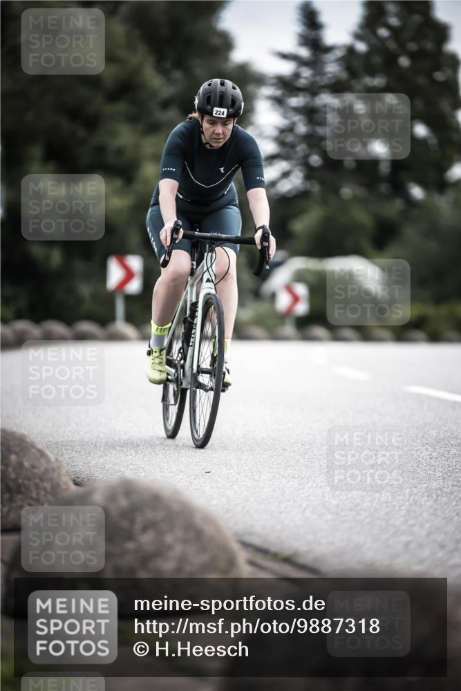 21.06.2026 - 29. Vierlanden-Triathlon H.Heesch http://msf.ph/oto/9887318 21.06.2026 10:43:36 Radfahren 103, 224, 230 meine-sportfotos.de