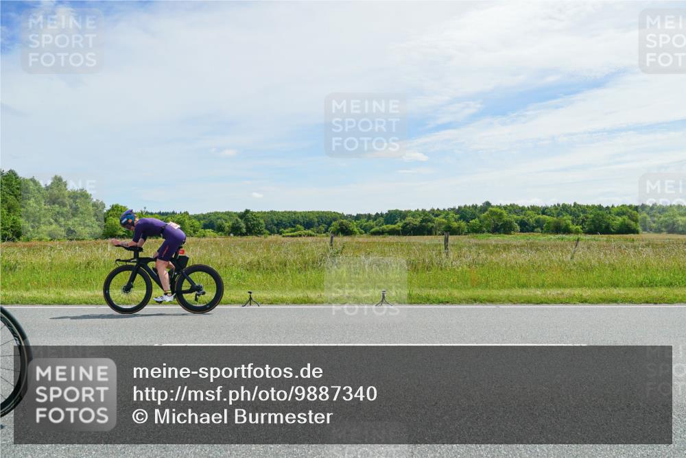 21.06.2026 - Viking Triathlon Michael Burmester http://msf.ph/oto/9887340 21.06.2026 11:57:17 Radfahren 25, 134, 137, 158, 190, 225, 253, 344, 369, 388, 449, 469, 547, 575, 630, 630 meine-sportfotos.de