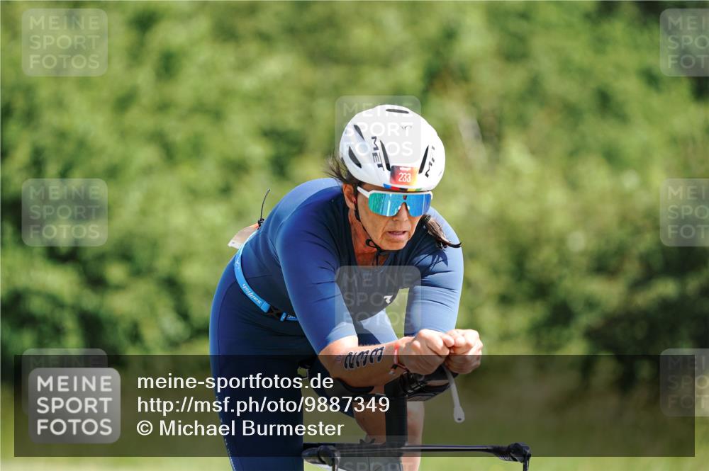 21.06.2026 - Viking Triathlon Michael Burmester http://msf.ph/oto/9887349 21.06.2026 11:32:54 Radfahren 69, 71, 107, 137, 151, 233, 243, 248, 274, 377, 414, 415, 423, 452, 516, 550, 574, 627, 641 meine-sportfotos.de