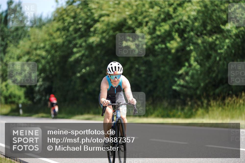 21.06.2026 - Viking Triathlon Michael Burmester http://msf.ph/oto/9887357 21.06.2026 11:32:57 Radfahren 69, 71, 107, 137, 233, 243, 248, 274, 377, 414, 423, 452, 516, 550, 574, 627, 641 meine-sportfotos.de