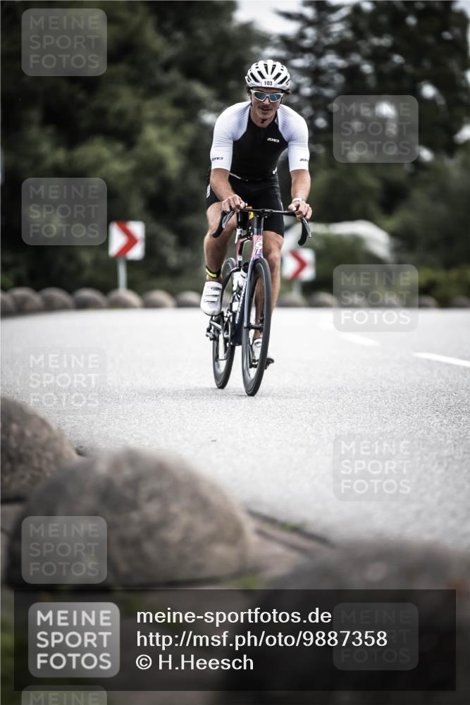 21.06.2026 - 29. Vierlanden-Triathlon H.Heesch http://msf.ph/oto/9887358 21.06.2026 10:43:39 Radfahren 103, 224, 230 meine-sportfotos.de
