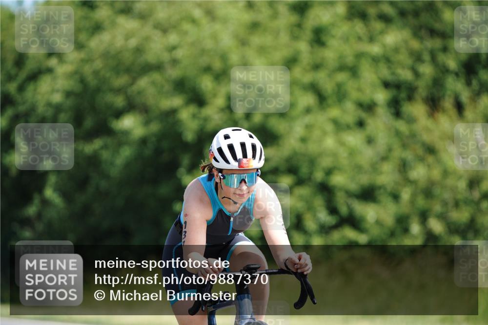 21.06.2026 - Viking Triathlon Michael Burmester http://msf.ph/oto/9887370 21.06.2026 11:32:58 Radfahren 69, 71, 107, 137, 233, 243, 248, 274, 377, 414, 423, 452, 516, 550, 574, 627, 641 meine-sportfotos.de