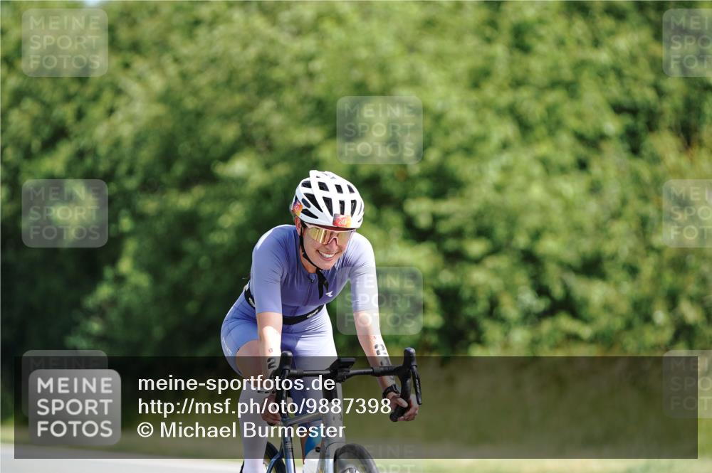 21.06.2026 - Viking Triathlon Michael Burmester http://msf.ph/oto/9887398 21.06.2026 11:33:04 Radfahren 69, 71, 85, 107, 137, 233, 243, 265, 274, 377, 414, 421, 423, 452, 497, 516, 574 meine-sportfotos.de