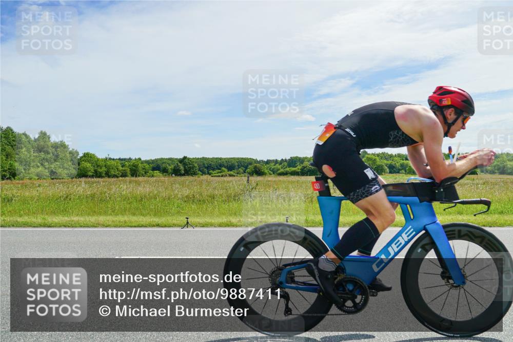 21.06.2026 - Viking Triathlon Michael Burmester http://msf.ph/oto/9887411 21.06.2026 11:58:09 Radfahren 54, 192, 275, 430, 453, 605, 667 meine-sportfotos.de
