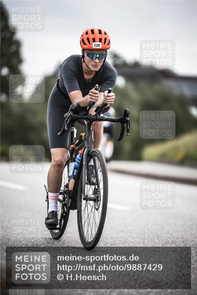 21.06.2026 - 29. Vierlanden-Triathlon H.Heesch http://msf.ph/oto/9887429 21.06.2026 10:44:03 Radfahren 109, 220, 228, 290, 357, 359 meine-sportfotos.de