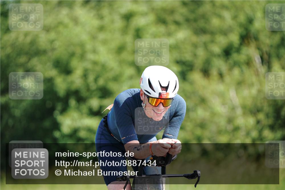 21.06.2026 - Viking Triathlon Michael Burmester http://msf.ph/oto/9887434 21.06.2026 11:33:07 Radfahren 69, 85, 107, 137, 243, 265, 274, 339, 377, 414, 421, 423, 452, 497, 516, 574 meine-sportfotos.de