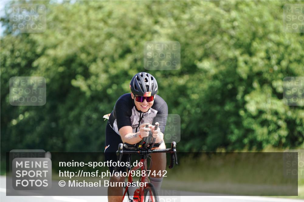 21.06.2026 - Viking Triathlon Michael Burmester http://msf.ph/oto/9887442 21.06.2026 11:33:11 Radfahren 69, 85, 107, 137, 243, 265, 274, 339, 377, 389, 403, 421, 423, 452, 457, 497, 516, 520, 521, 574 meine-sportfotos.de