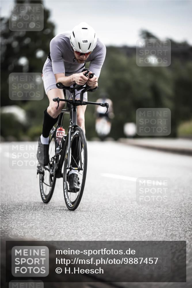 21.06.2026 - 29. Vierlanden-Triathlon H.Heesch http://msf.ph/oto/9887457 21.06.2026 10:44:05 Radfahren 50, 109, 220, 228, 245, 290, 357, 359 meine-sportfotos.de
