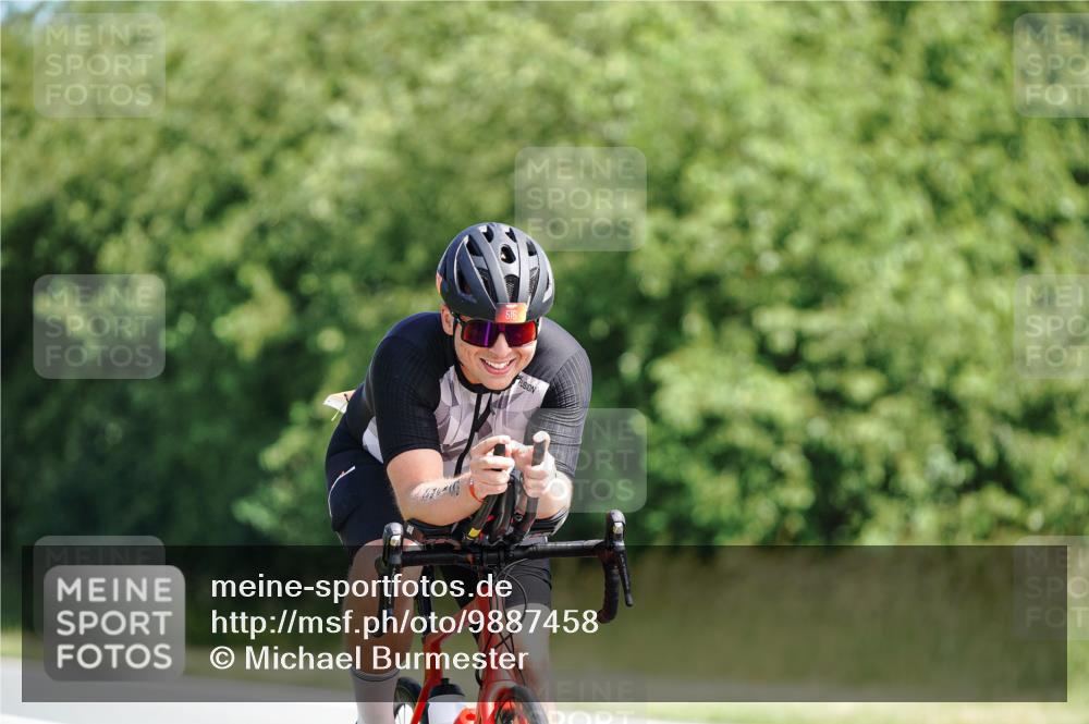 21.06.2026 - Viking Triathlon Michael Burmester http://msf.ph/oto/9887458 21.06.2026 11:33:11 Radfahren 69, 85, 107, 137, 243, 265, 274, 339, 377, 389, 403, 421, 423, 452, 457, 497, 516, 520, 521, 574 meine-sportfotos.de