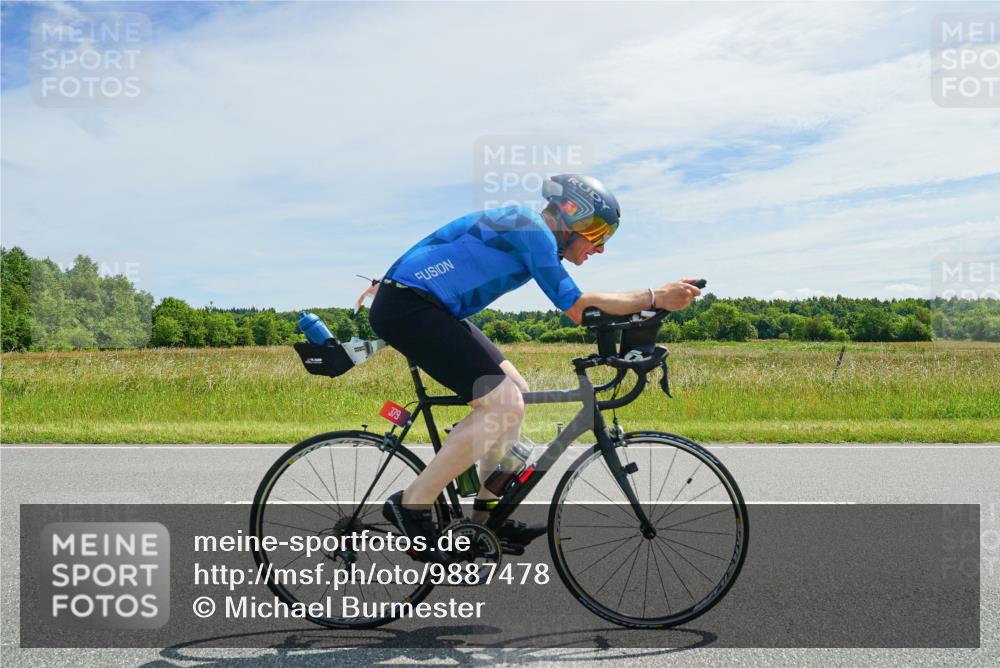 21.06.2026 - Viking Triathlon Michael Burmester http://msf.ph/oto/9887478 21.06.2026 11:59:13 Radfahren 47, 230, 242, 276, 311, 379, 421, 441, 444, 444, 524, 531, 536, 537, 638, 638 meine-sportfotos.de