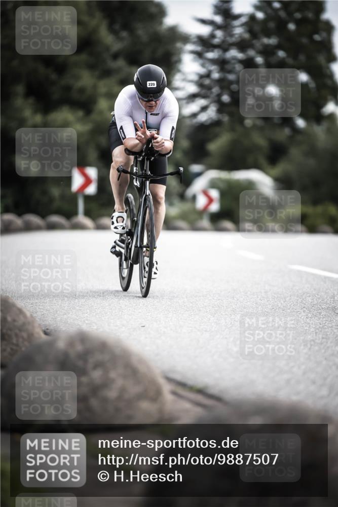 21.06.2026 - 29. Vierlanden-Triathlon H.Heesch http://msf.ph/oto/9887507 21.06.2026 10:44:08 Radfahren 50, 109, 135, 220, 245, 357, 359 meine-sportfotos.de
