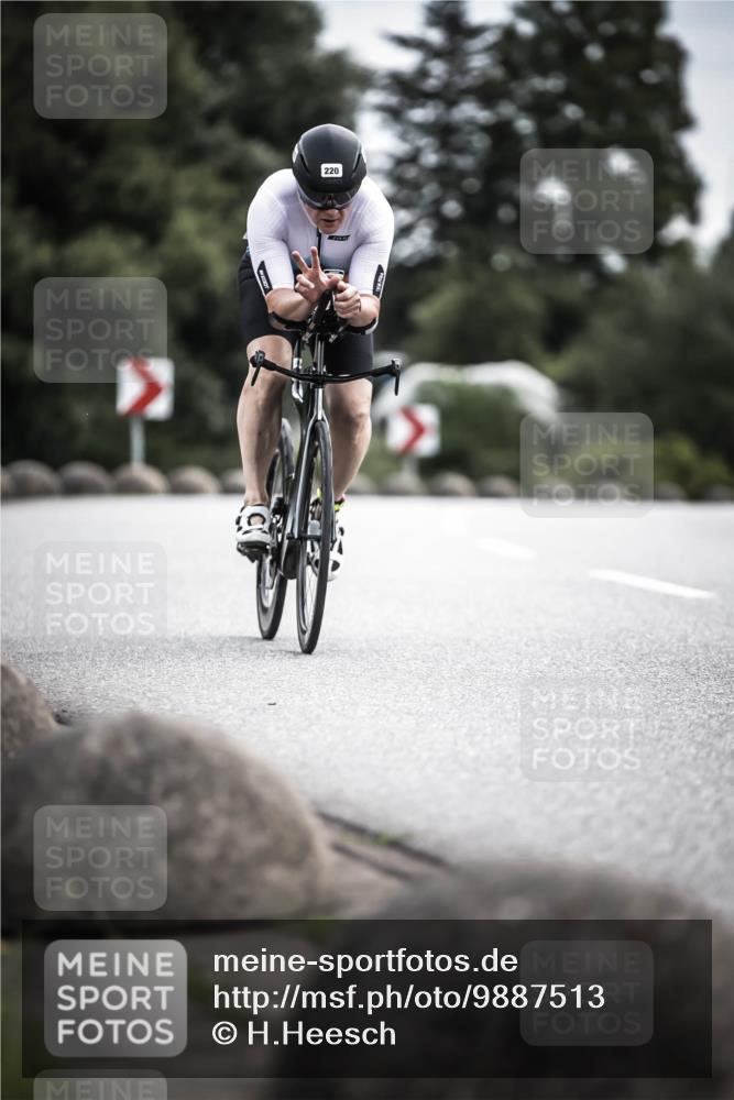 21.06.2026 - 29. Vierlanden-Triathlon H.Heesch http://msf.ph/oto/9887513 21.06.2026 10:44:08 Radfahren 50, 109, 135, 220, 245, 357, 359 meine-sportfotos.de