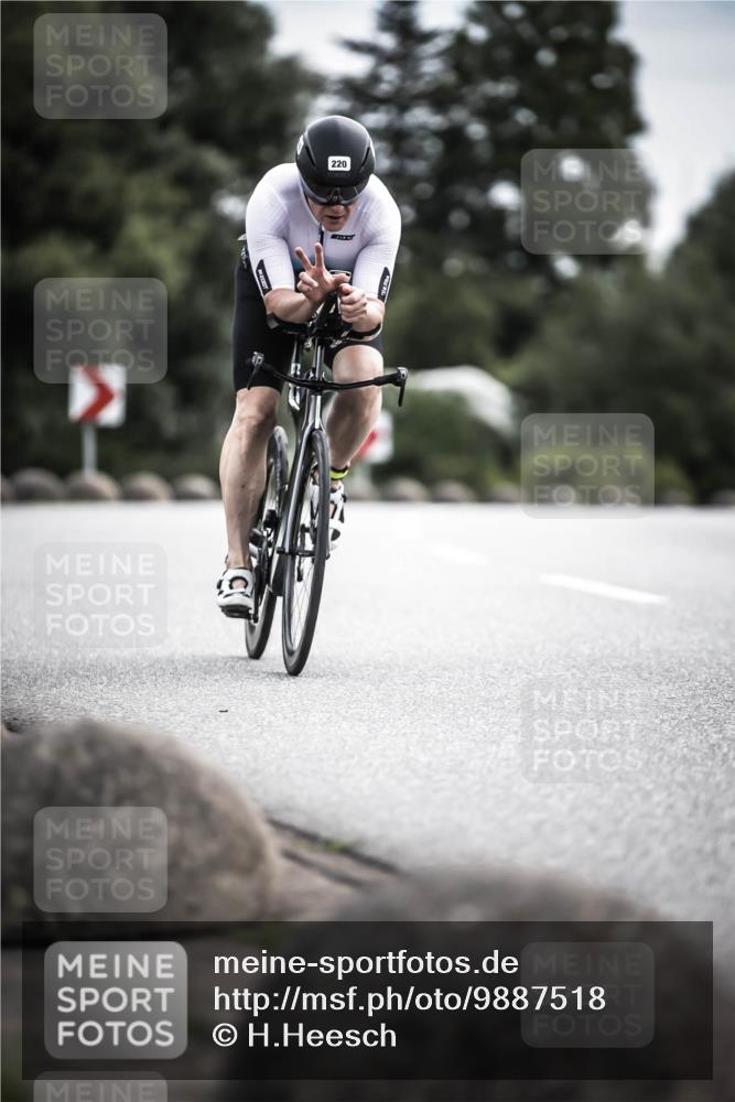 21.06.2026 - 29. Vierlanden-Triathlon H.Heesch http://msf.ph/oto/9887518 21.06.2026 10:44:08 Radfahren 50, 109, 135, 220, 245, 357, 359 meine-sportfotos.de