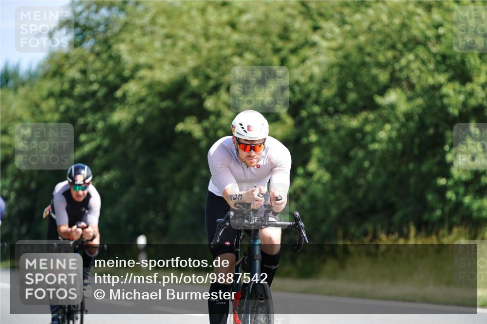 21.06.2026 - Viking Triathlon Michael Burmester http://msf.ph/oto/9887542 21.06.2026 11:33:30 Radfahren 85, 339, 376, 389, 403, 453, 453, 457, 486, 487, 487, 496, 497, 506, 520, 521 meine-sportfotos.de