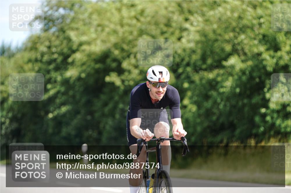 21.06.2026 - Viking Triathlon Michael Burmester http://msf.ph/oto/9887574 21.06.2026 11:33:34 Radfahren 339, 376, 389, 403, 453, 453, 457, 486, 487, 487, 496, 506, 520, 521 meine-sportfotos.de