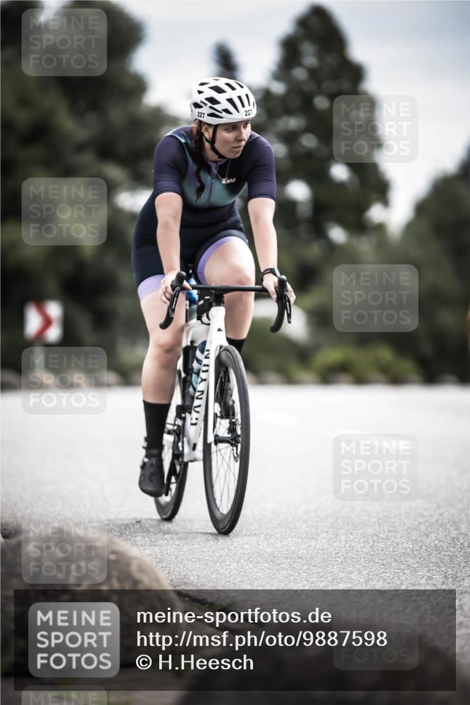 21.06.2026 - 29. Vierlanden-Triathlon H.Heesch http://msf.ph/oto/9887598 21.06.2026 10:44:33 Radfahren 173, 227, 399 meine-sportfotos.de