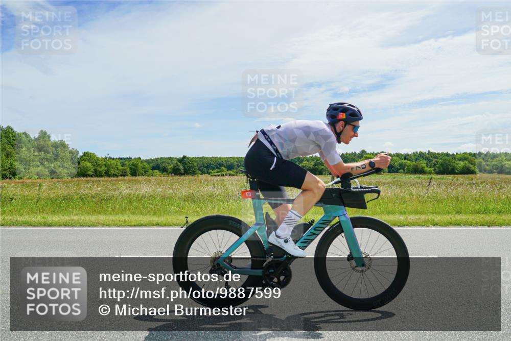 21.06.2026 - Viking Triathlon Michael Burmester http://msf.ph/oto/9887599 21.06.2026 12:01:01 Radfahren 30, 43, 82, 155, 170, 260, 260, 317, 323, 343, 366, 391, 548, 554 meine-sportfotos.de