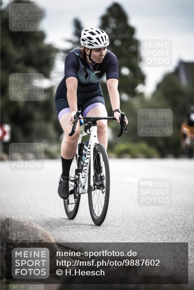 21.06.2026 - 29. Vierlanden-Triathlon H.Heesch http://msf.ph/oto/9887602 21.06.2026 10:44:33 Radfahren 173, 227, 399 meine-sportfotos.de