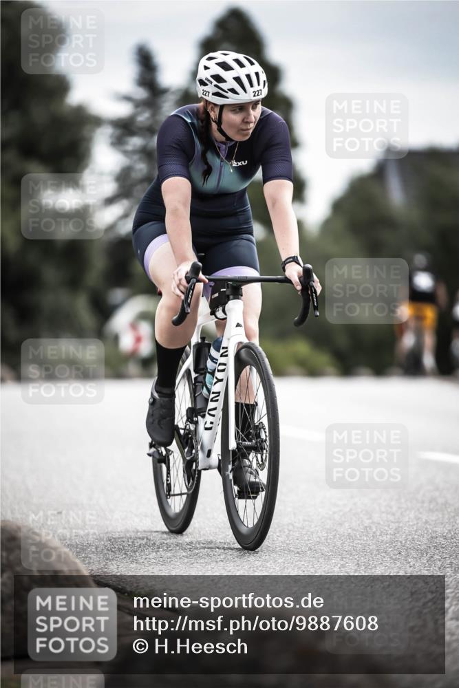 21.06.2026 - 29. Vierlanden-Triathlon H.Heesch http://msf.ph/oto/9887608 21.06.2026 10:44:33 Radfahren 173, 227, 399 meine-sportfotos.de