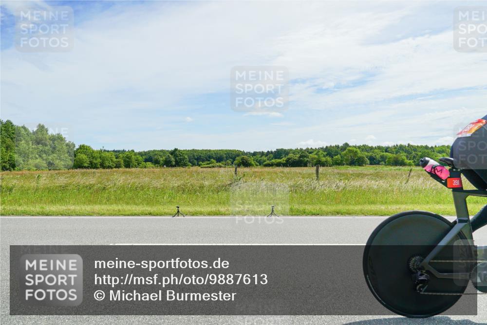 21.06.2026 - Viking Triathlon Michael Burmester http://msf.ph/oto/9887613 21.06.2026 12:01:06 Radfahren 30, 43, 82, 155, 170, 260, 260, 317, 323, 343, 366, 390, 391, 548, 554, 555 meine-sportfotos.de
