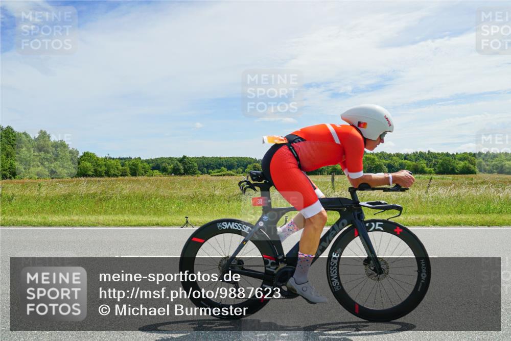 21.06.2026 - Viking Triathlon Michael Burmester http://msf.ph/oto/9887623 21.06.2026 12:01:09 Radfahren 30, 43, 82, 155, 170, 260, 260, 323, 343, 390, 391, 548, 554, 555 meine-sportfotos.de