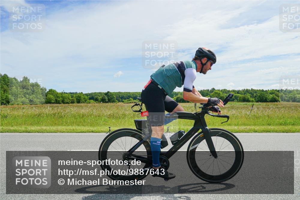 21.06.2026 - Viking Triathlon Michael Burmester http://msf.ph/oto/9887643 21.06.2026 12:01:42 Radfahren 13, 171, 196, 206, 322, 540, 648 meine-sportfotos.de