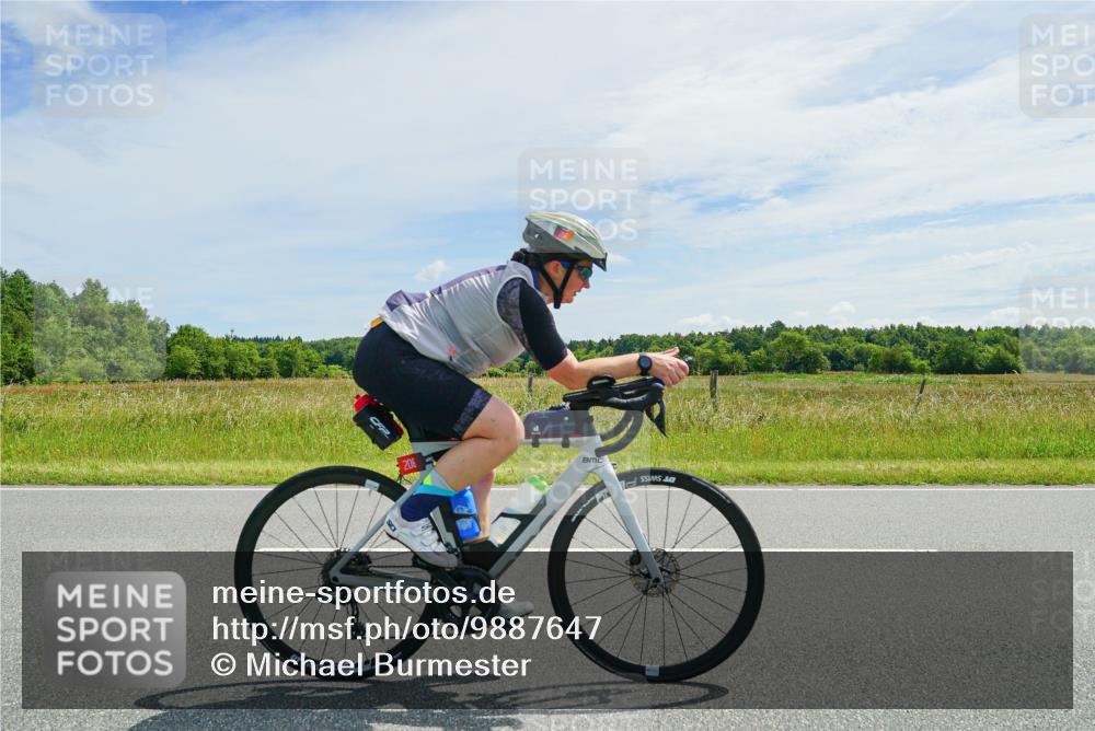21.06.2026 - Viking Triathlon Michael Burmester http://msf.ph/oto/9887647 21.06.2026 12:01:43 Radfahren 13, 171, 196, 206, 322, 540, 648 meine-sportfotos.de
