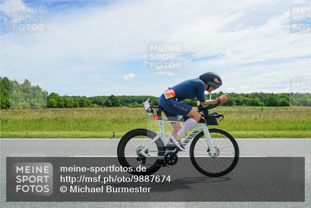 21.06.2026 - Viking Triathlon Michael Burmester http://msf.ph/oto/9887674 21.06.2026 12:02:46 Radfahren 17, 46, 57, 100, 119, 144, 169, 280, 395, 425, 445, 527, 561, 661 meine-sportfotos.de