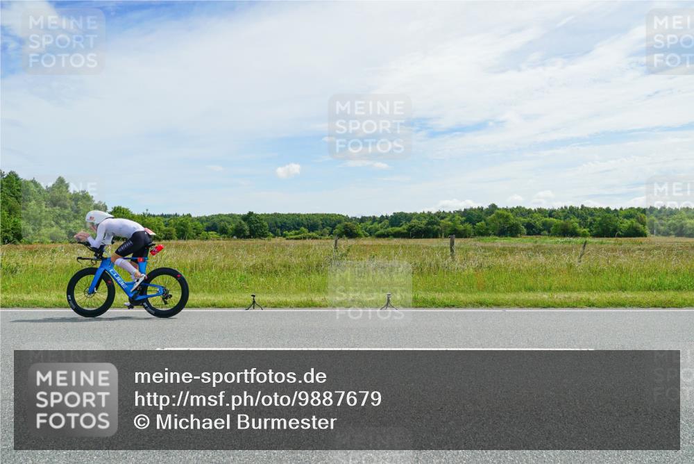 21.06.2026 - Viking Triathlon Michael Burmester http://msf.ph/oto/9887679 21.06.2026 12:02:49 Radfahren 17, 46, 57, 100, 119, 144, 169, 280, 395, 425, 445, 527, 561, 644, 658, 661 meine-sportfotos.de