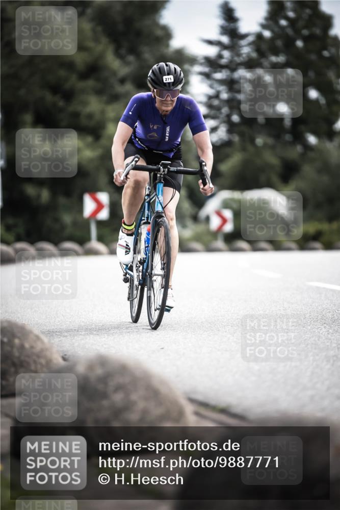 21.06.2026 - 29. Vierlanden-Triathlon H.Heesch http://msf.ph/oto/9887771 21.06.2026 10:45:16 Radfahren 37, 81, 88, 257, 271, 428 meine-sportfotos.de