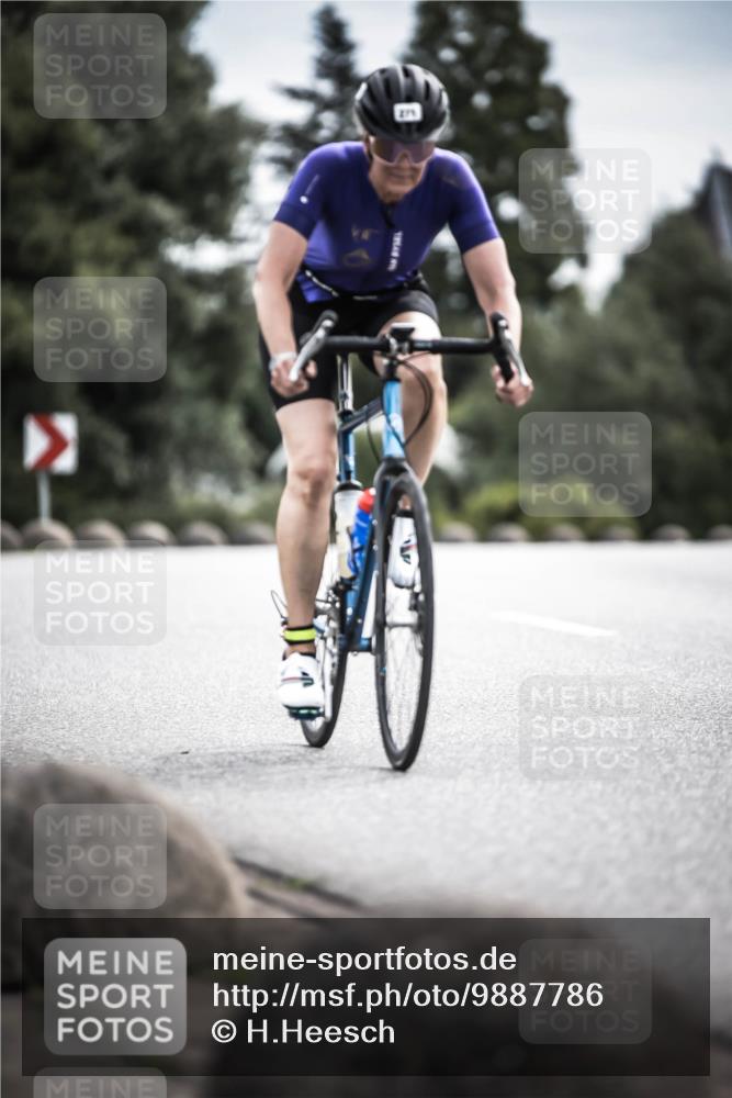 21.06.2026 - 29. Vierlanden-Triathlon H.Heesch http://msf.ph/oto/9887786 21.06.2026 10:45:16 Radfahren 37, 81, 88, 257, 271, 428 meine-sportfotos.de