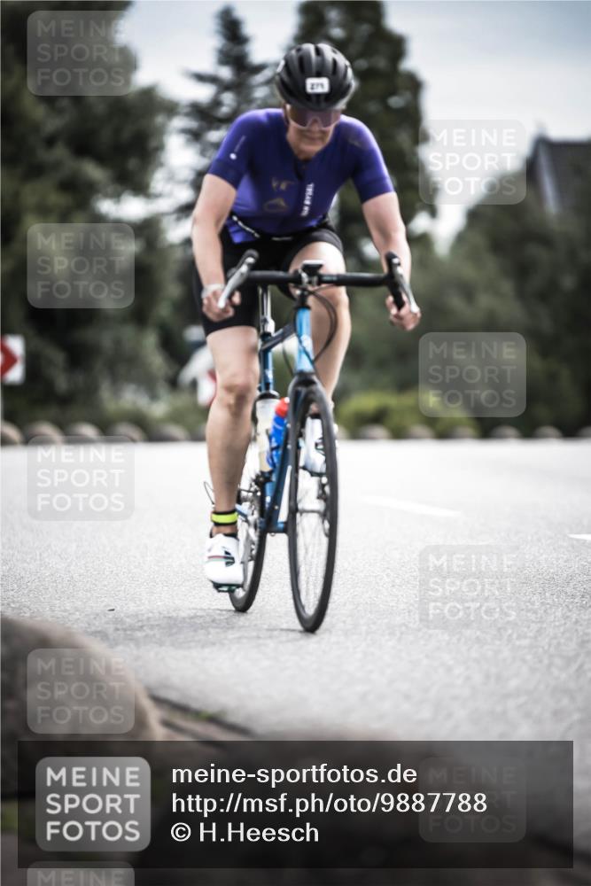21.06.2026 - 29. Vierlanden-Triathlon H.Heesch http://msf.ph/oto/9887788 21.06.2026 10:45:16 Radfahren 37, 81, 88, 257, 271, 428 meine-sportfotos.de