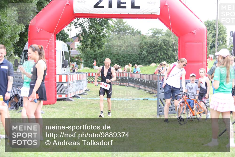 21.06.2026 - 29. Vierlanden-Triathlon Andreas Tolksdorf http://msf.ph/oto/9889374 21.06.2026 12:33:17 Ziel 127, 169, 127, 169 meine-sportfotos.de