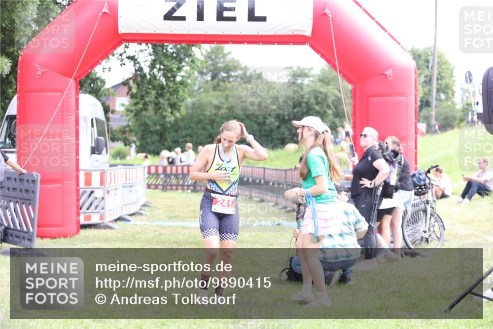 21.06.2026 - 29. Vierlanden-Triathlon Andreas Tolksdorf http://msf.ph/oto/9890415 21.06.2026 13:00:53 Ziel  meine-sportfotos.de