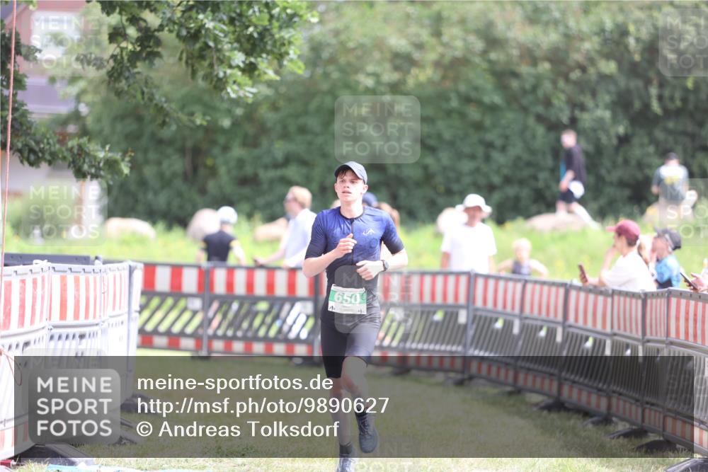 21.06.2026 - 29. Vierlanden-Triathlon Andreas Tolksdorf http://msf.ph/oto/9890627 21.06.2026 13:06:21 Ziel 642, 650, 642, 650 meine-sportfotos.de