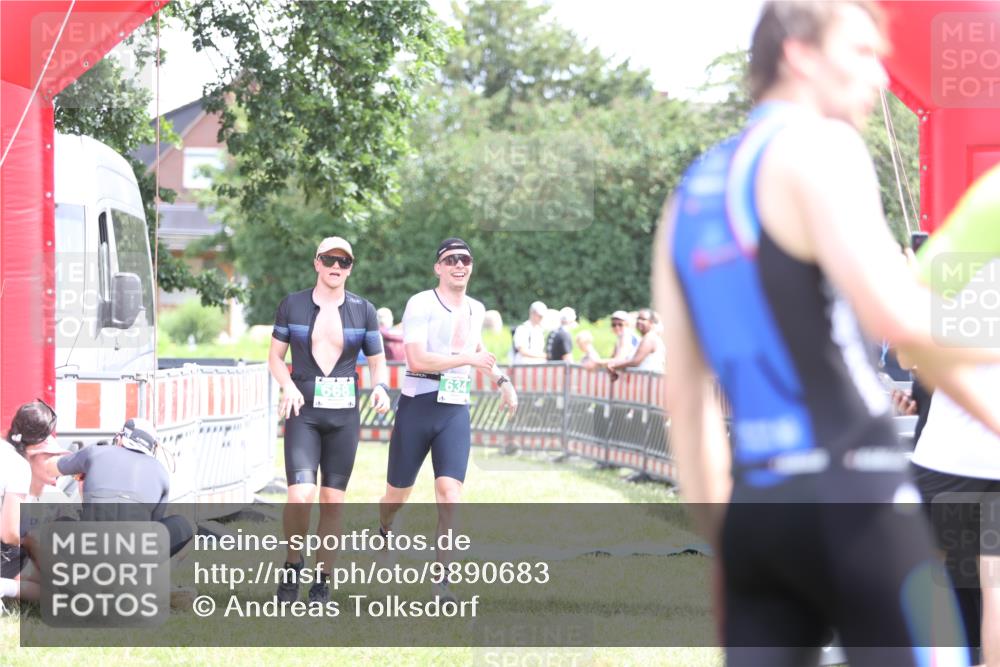 21.06.2026 - 29. Vierlanden-Triathlon Andreas Tolksdorf http://msf.ph/oto/9890683 21.06.2026 13:07:52 Ziel 634, 668, 634, 668 meine-sportfotos.de