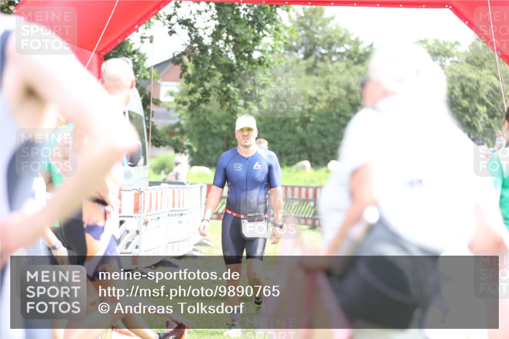 21.06.2026 - 29. Vierlanden-Triathlon Andreas Tolksdorf http://msf.ph/oto/9890765 21.06.2026 13:08:56 Ziel 173, 712, 173, 712 meine-sportfotos.de